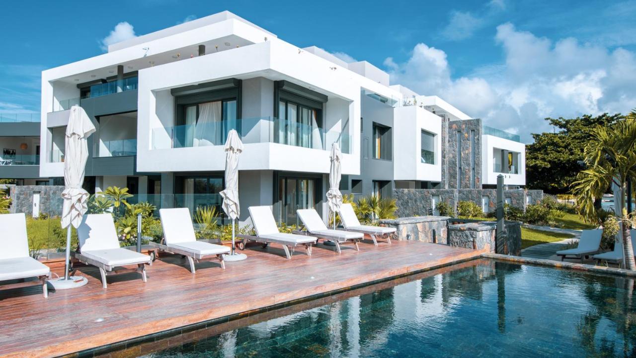 Beach front penthouse in Pereybere - B&B