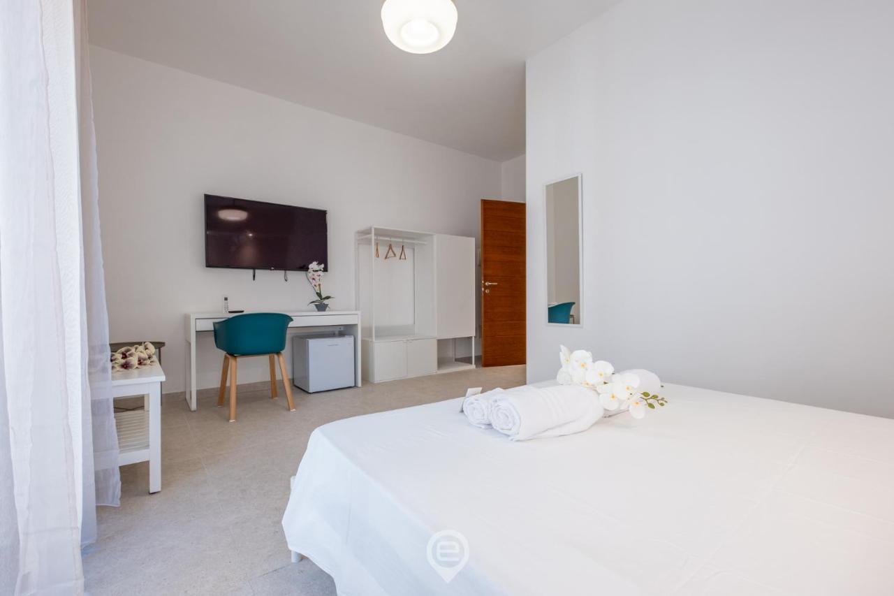 Zimmer mit Queensize-Bett und Meerblick