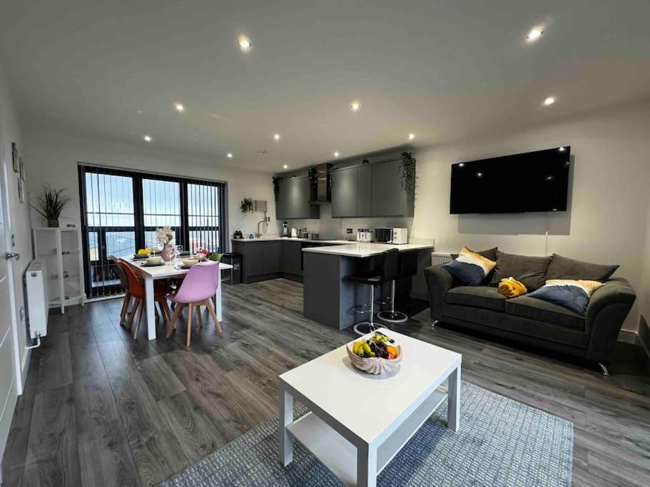 Seashell - Hornsea Duplex Apartment with Sea Views and Balconies - B&B