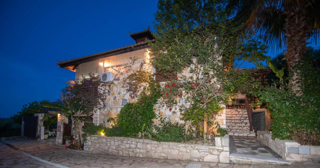 The Stone House - Bed and Breakfast Áyios Dhimítrios
