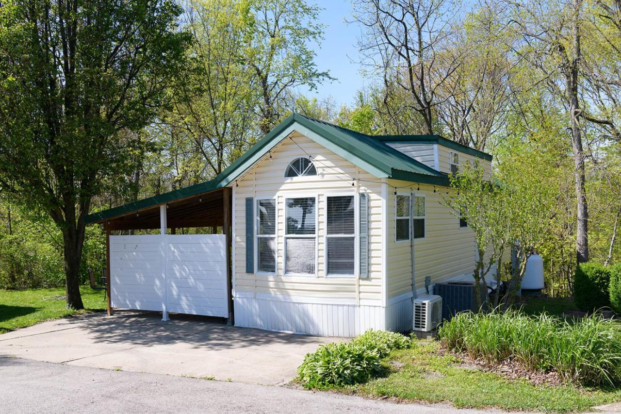Charming Villa in Lake Monroe - B&B