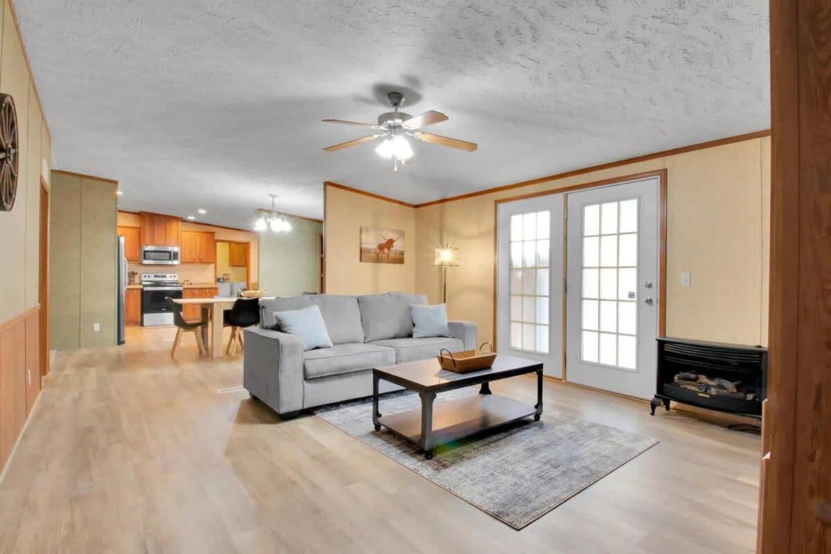 4BR Family Lodge in Gatlinburg and Pet Friendly - B&B Gatlinburg