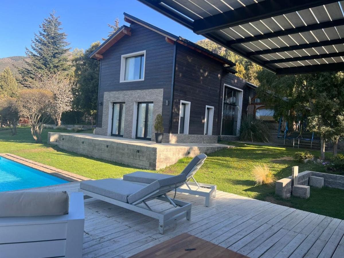 De los rios casa con pileta - B&B Bariloche