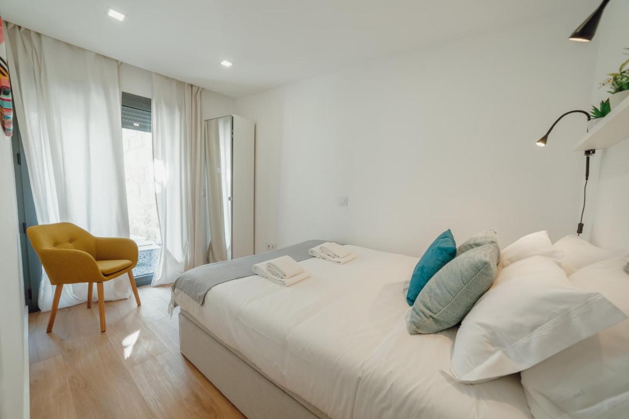 Apartment mit Balkon