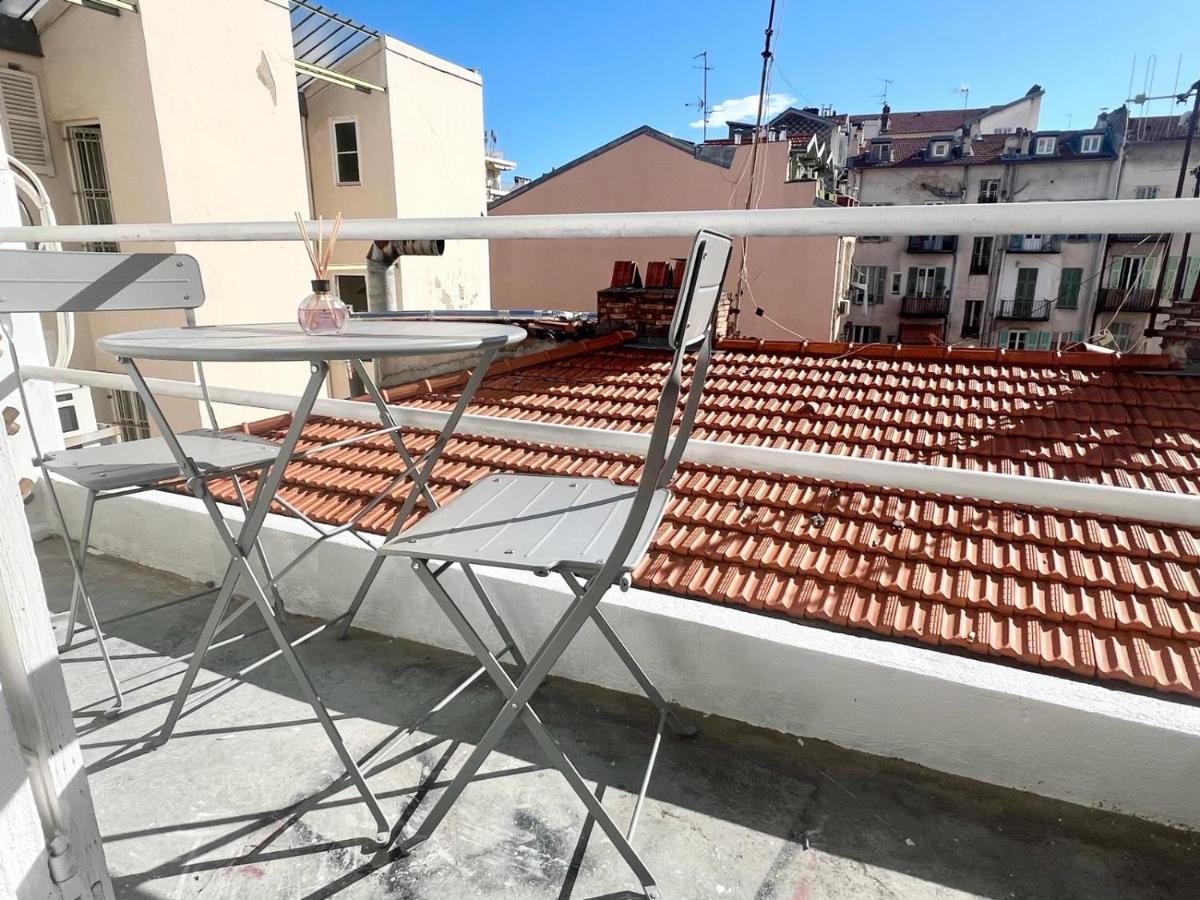 Studio Moderne Renove avec balcon