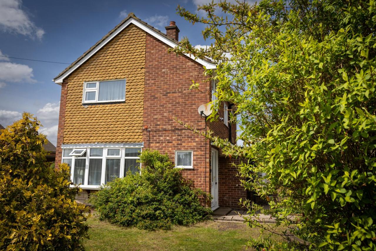 Epiphany homes - 4 bedroom house in Norwich - Contractor friendly - close to airport and hospital - B&B
