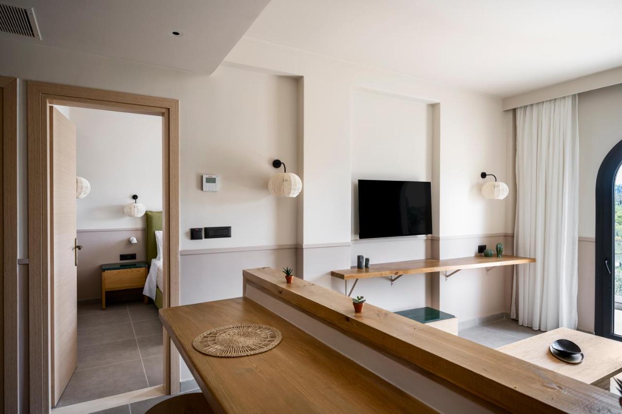 Deluxe Suite mit eigenem Pool & Meerblick