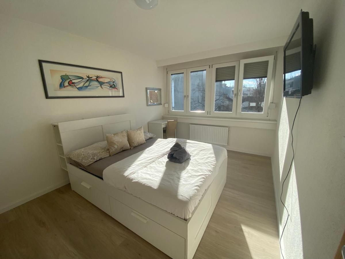 Nearby Westbahnhof and Mariahilferstraße - Ferienwohnung Wien