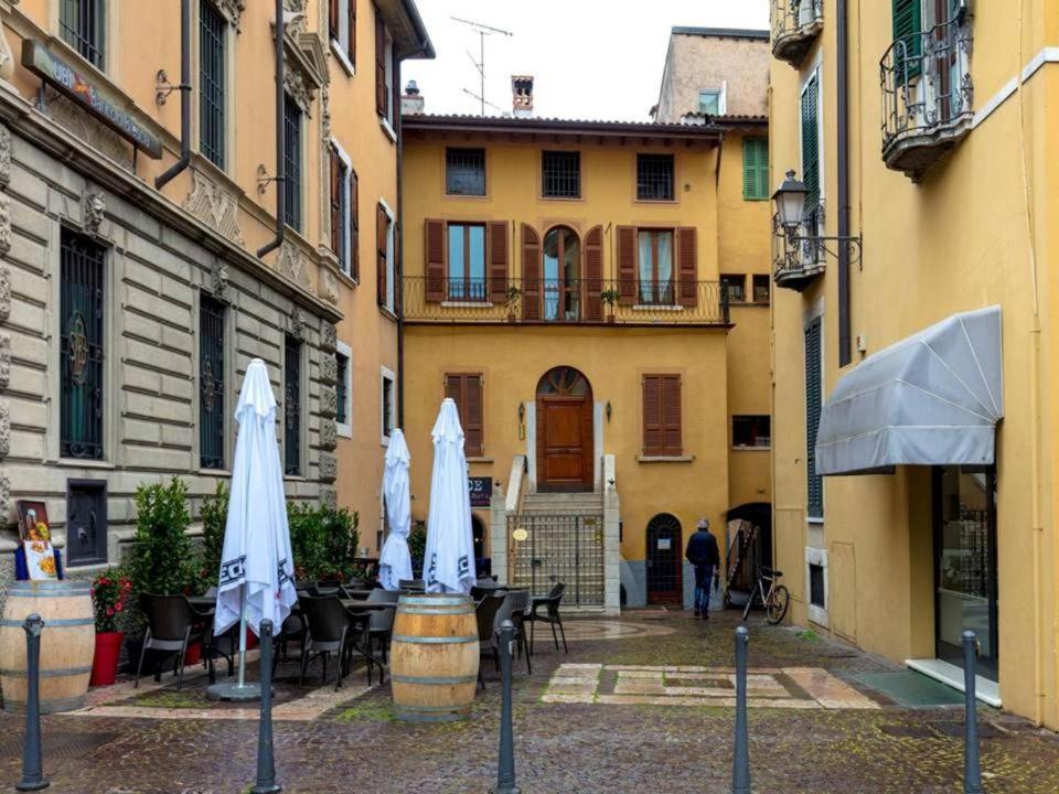 Palazzo Teatro Vecchio - Holiday suites Salò - B&B Salò