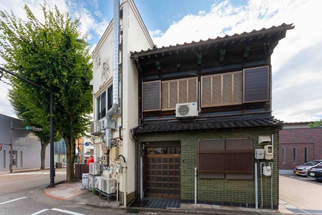 金沢駅から徒歩5分！一軒家貸し切り - B&B