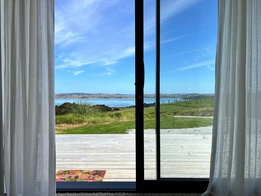 Luxury Farm Cabin - Coastal Views - B&B Wharehine