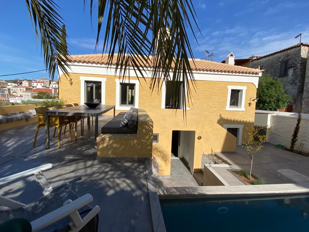 The Bellhouse Kranidi - B&B