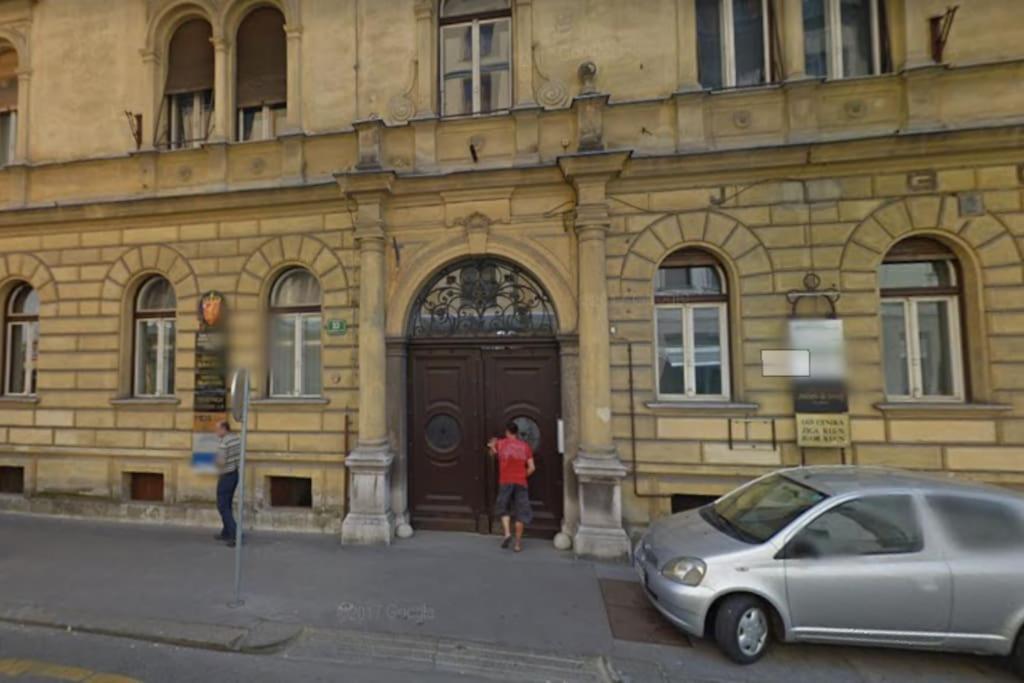 Spacious Apartment in Historic Centre & FREE Parking - B&B