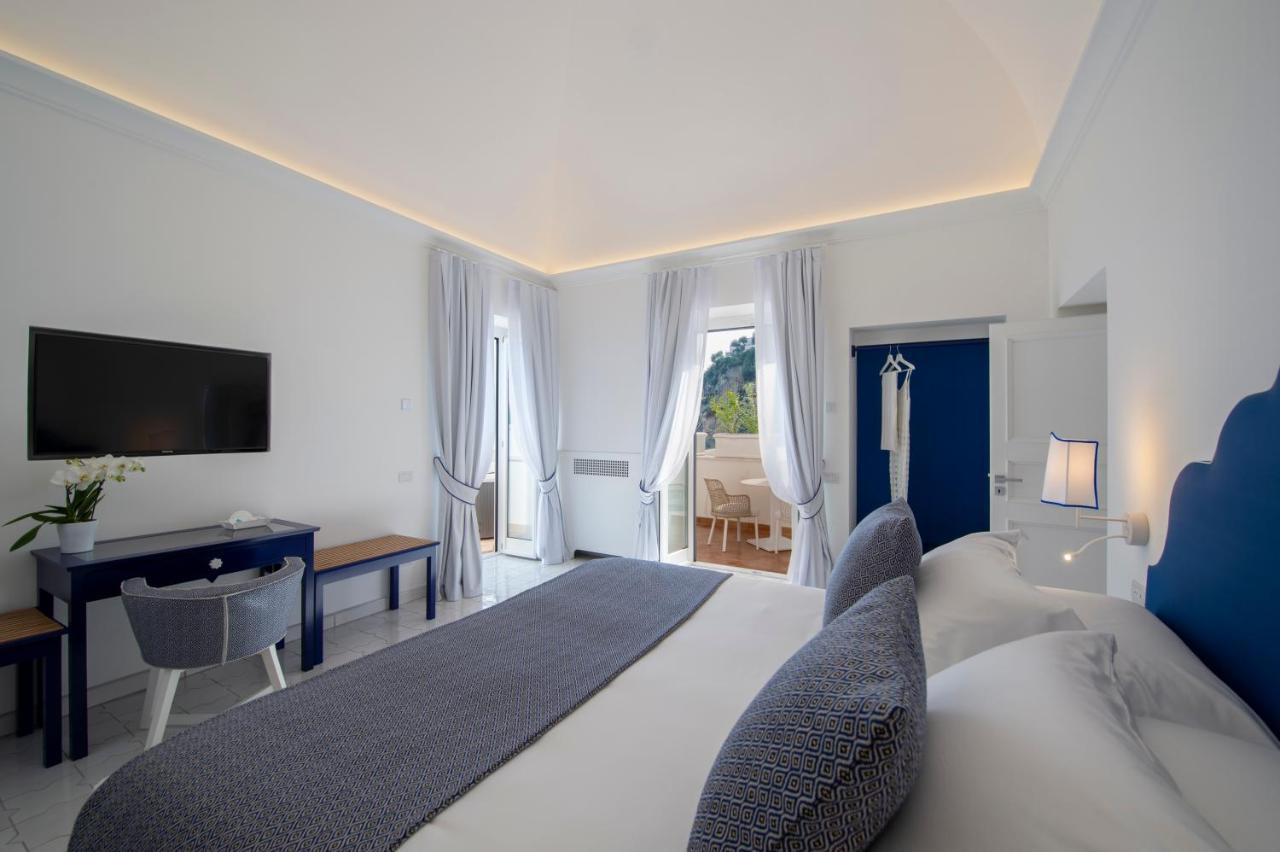 Deluxe Double or Twin Room with Sea View