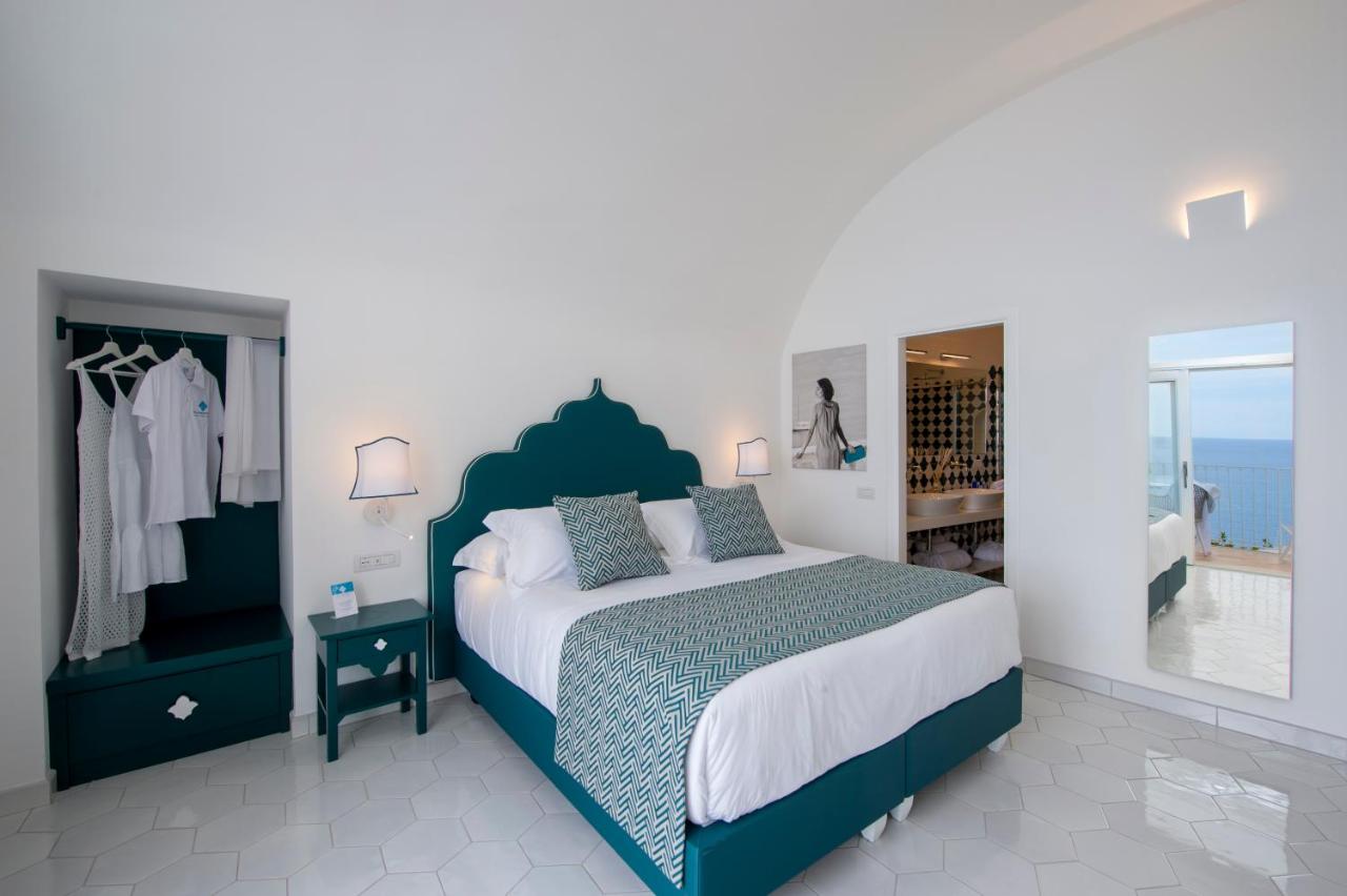 Deluxe Double or Twin Room with Sea View