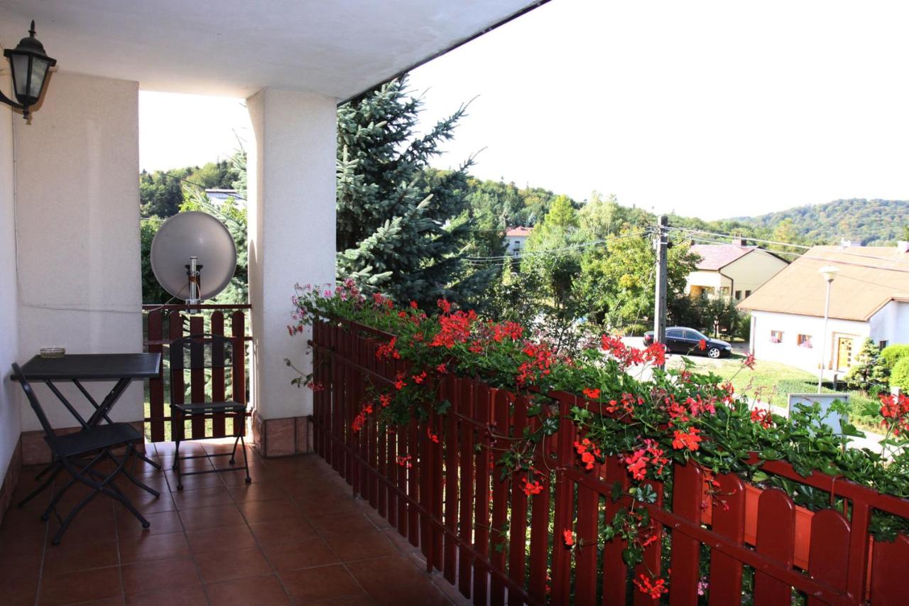 Triple Room with Shared Bathroom and Balcony