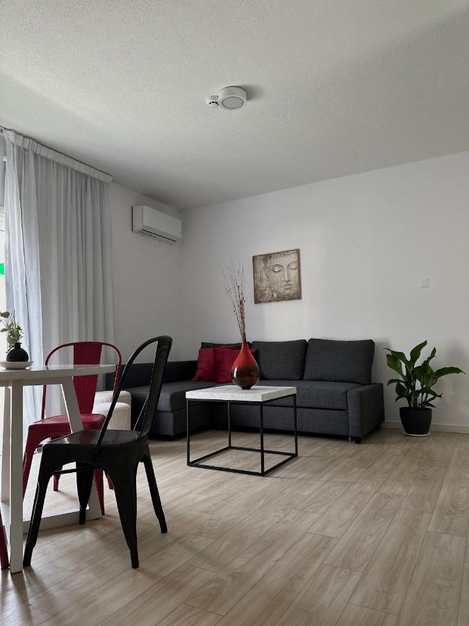 Fantastic Apartment 163 in Finikoudes - B&B
