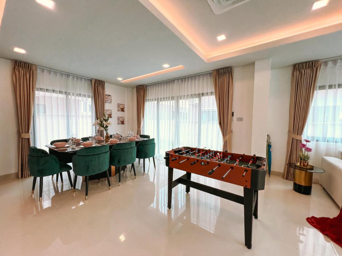 Villa with Private Pool -  football Game Table