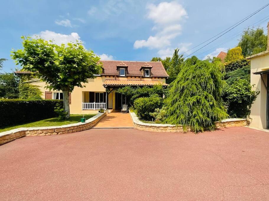 House with swimming pool, sleeps 12 - B&B