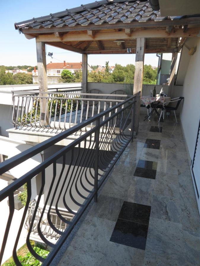 Appartamento con 1 Camera da Letto, Balcone e Vista Mare