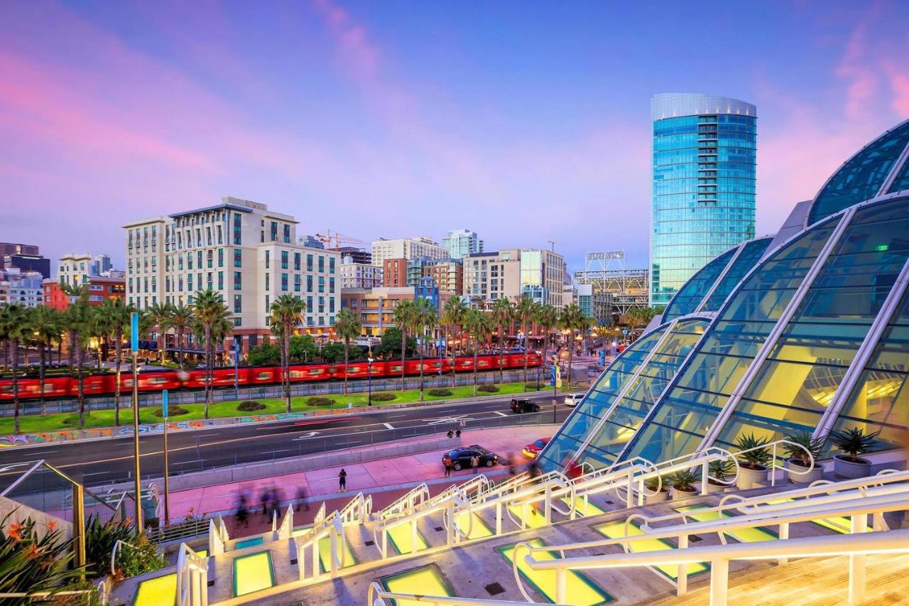 Massive Penthouse Overlooking All of San Diego - B&B