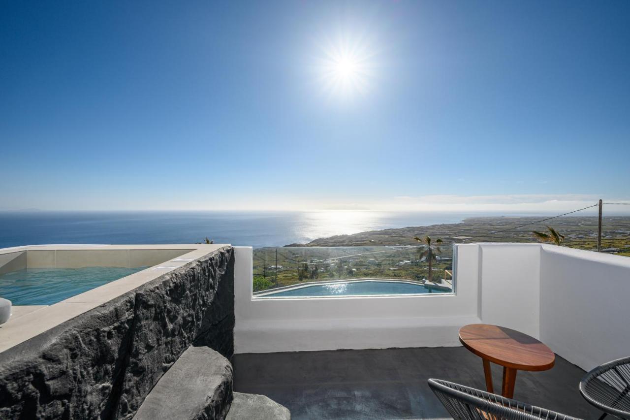 Honeymoon Suite with Outdoor Hot Tub & Sea View