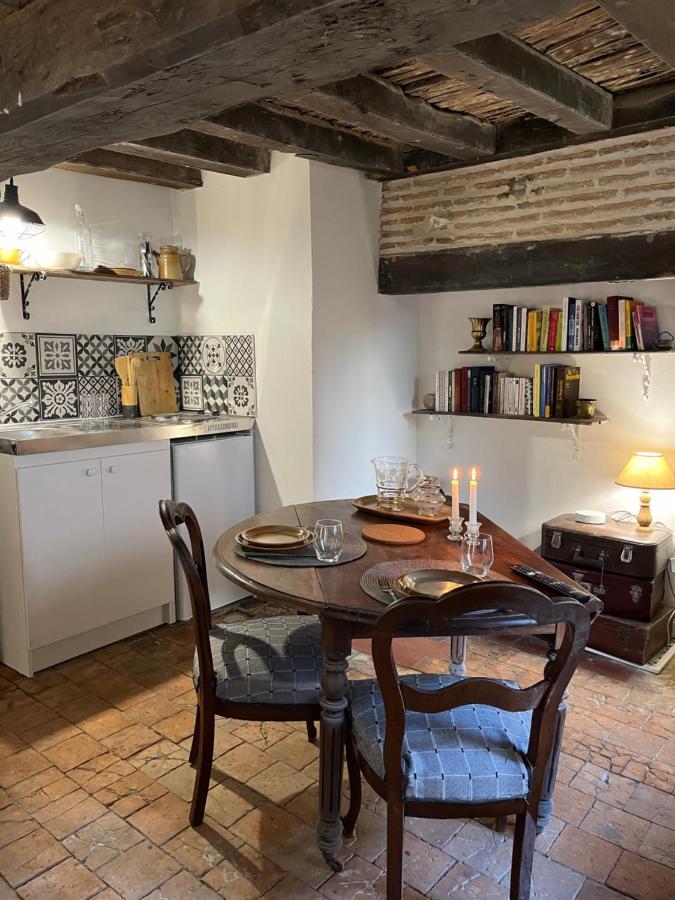 Le Grand Faubourg les Gîtes Ecurie et La Faïencerie - B&B