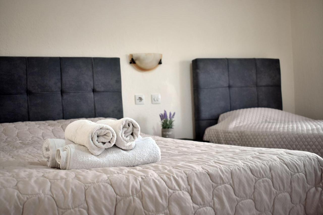 Fotini's Studios 1 - Bed and Breakfast Toróni
