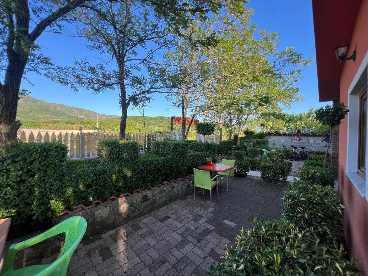 Guesthouse Koleci - Mrizi Zanave - Ferienwohnung Fishtë