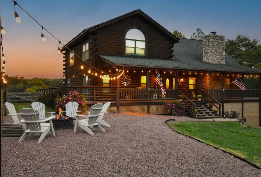 Hot Tub. Pool Table. Game Room. Fire Pit. Pets OK! - Chambres d’hôtes