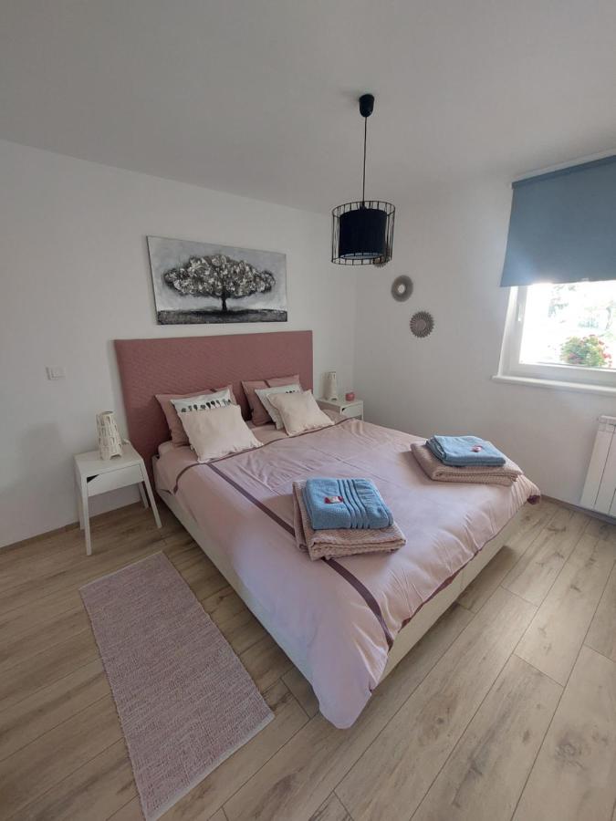 Apartment mit Balkon