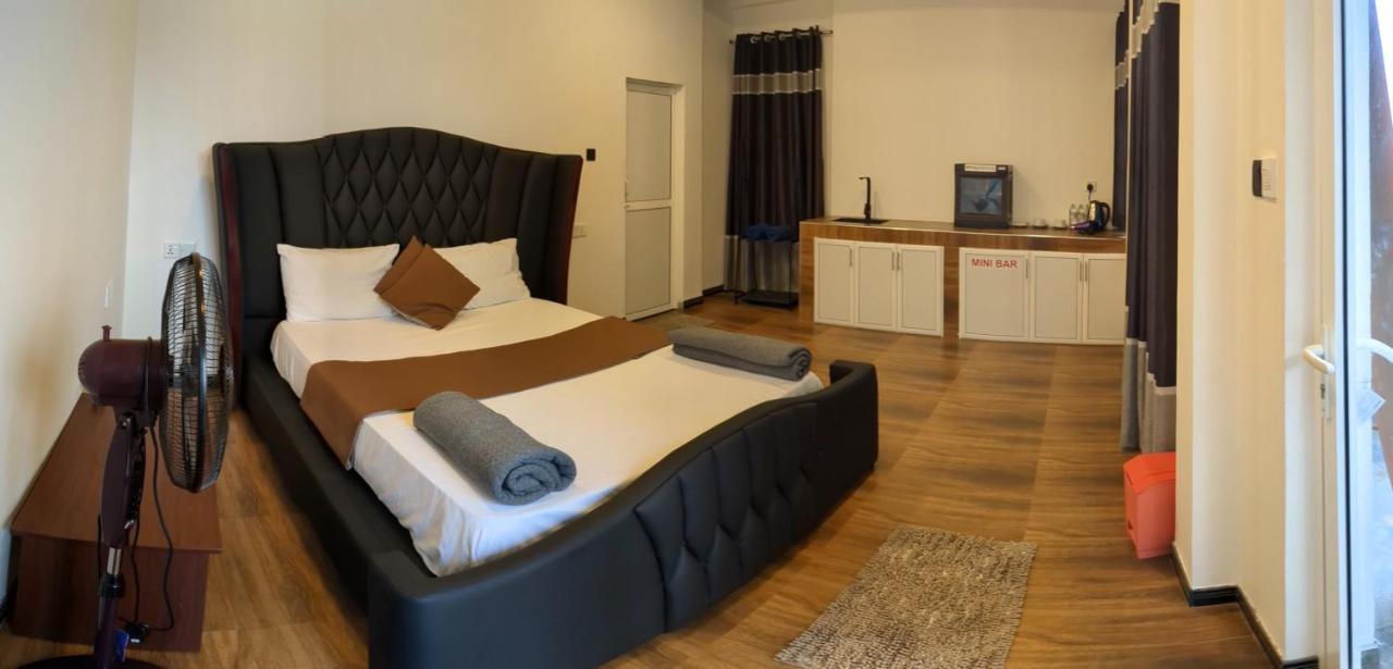 Suite with Mountain View