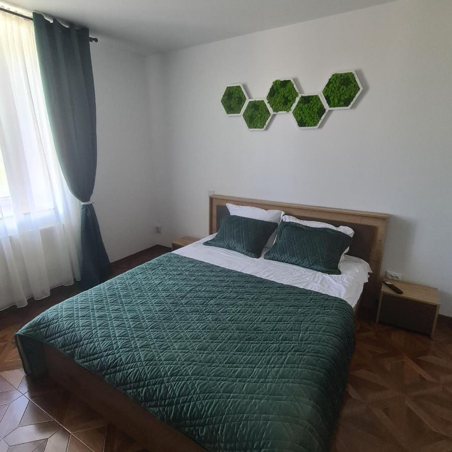 MB Studio - B&B