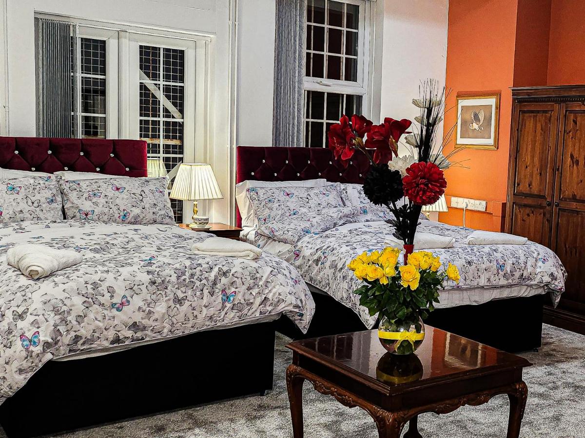 B&B West Bromwich - The Trinity Lodge - Self Serviced - Bed and Breakfast West Bromwich