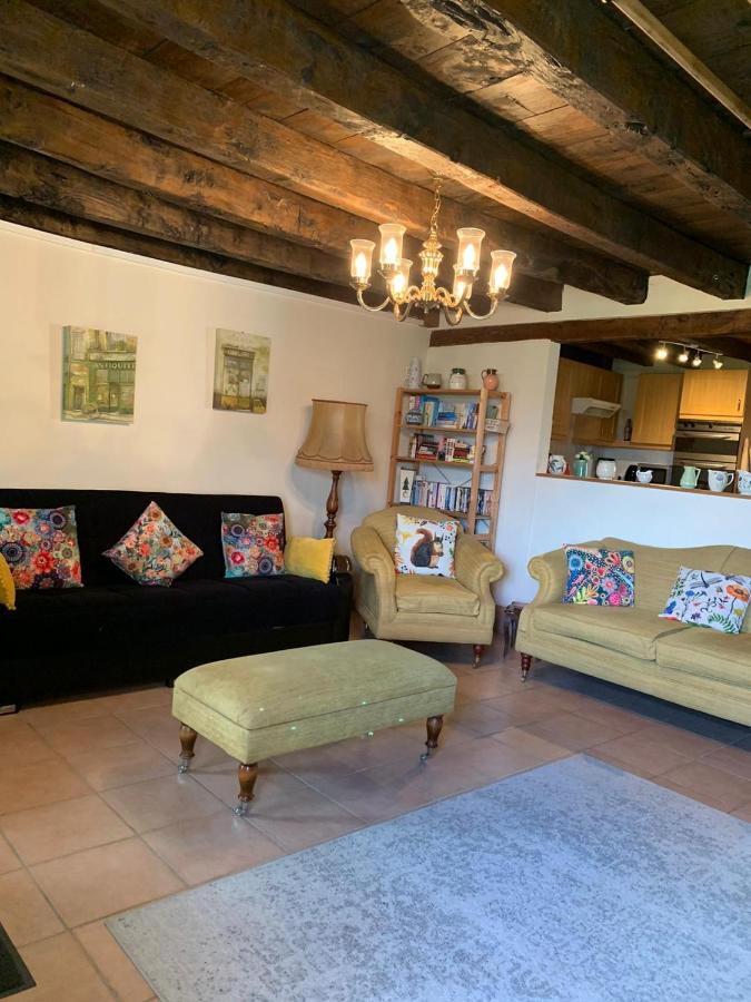 B&B Oradour-Saint-Genest - la Petite Maison De Vacances - Bed and Breakfast Oradour-Saint-Genest