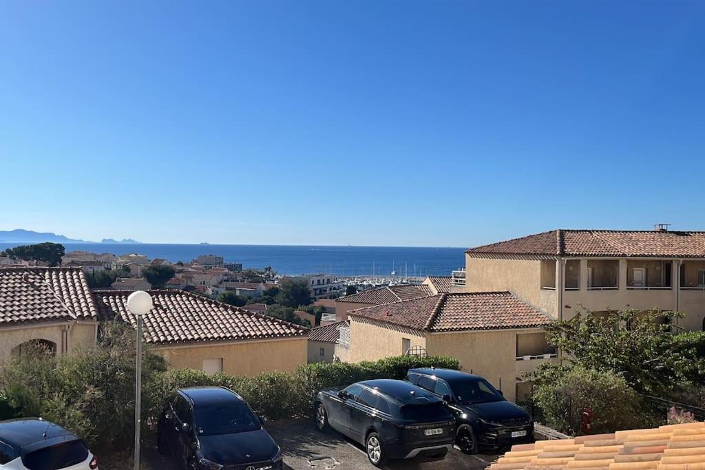 Studio vue mer avec piscine et terrain de tennis - B&B
