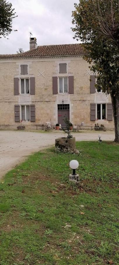 B&B Montignac-Charente - La maison du bonheur - Bed and Breakfast Montignac-Charente