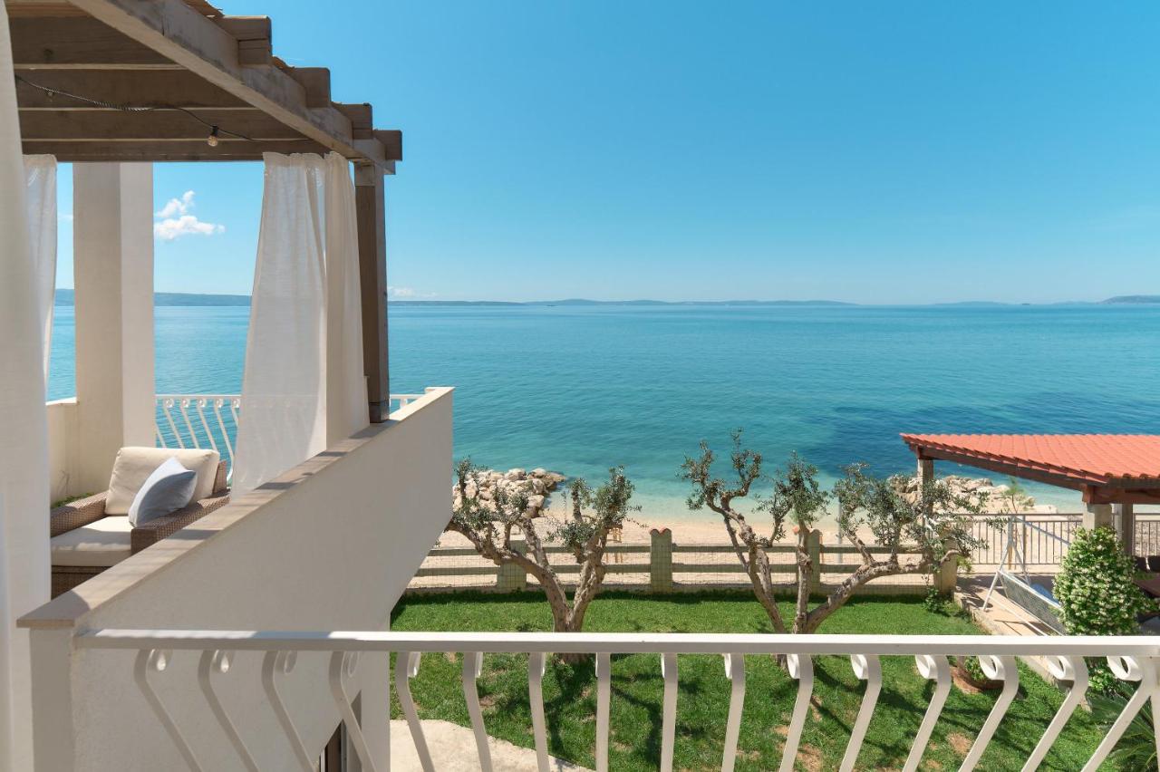 Beachfront Apartment Toma - Chambres d’hôtes