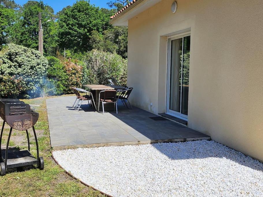 Charmante maison à 2 pas du lac de Biscarosse - Chambres d’hôtes