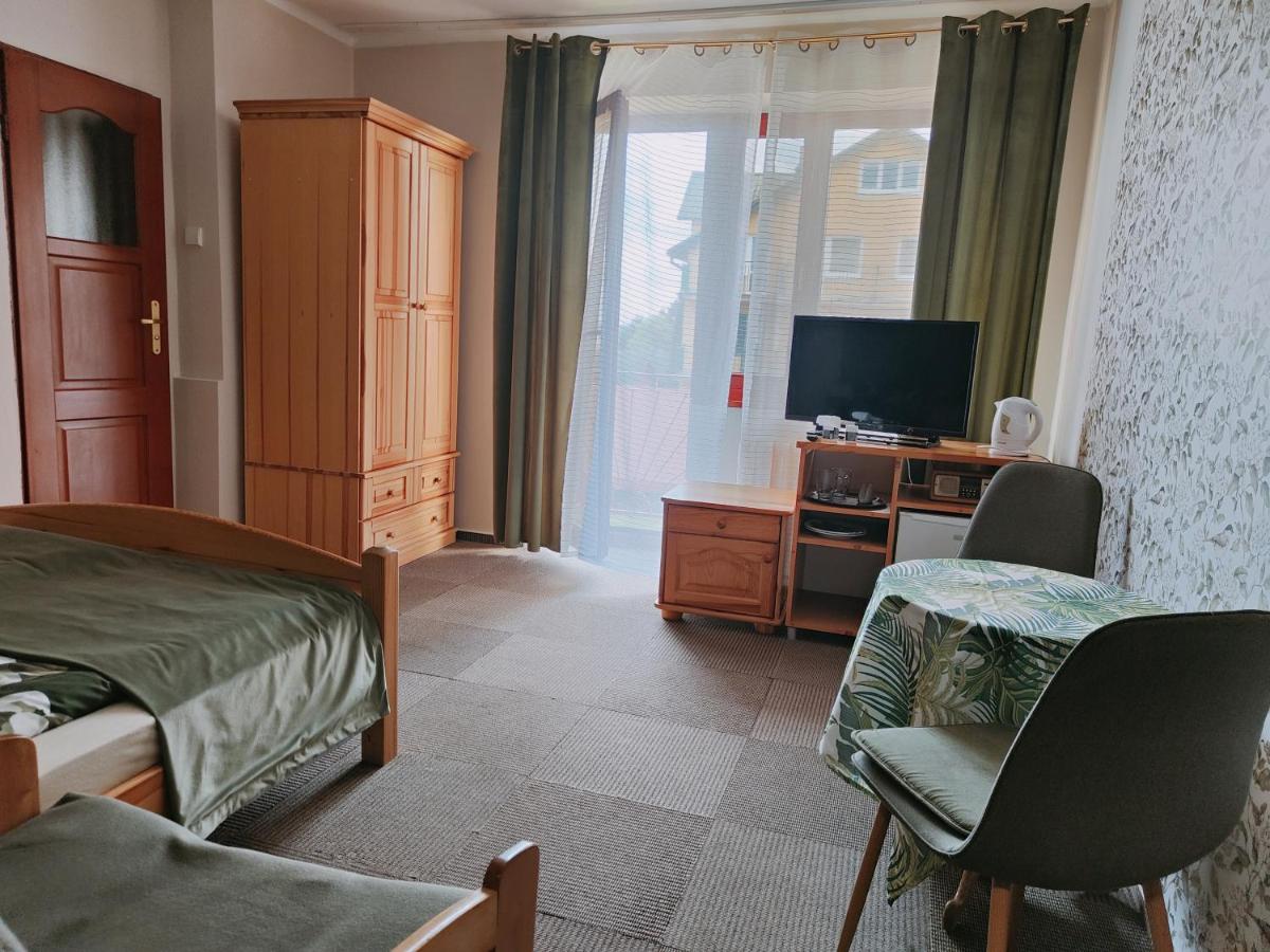 Doppelzimmer mit Balkon (2 Erwachsene + 1 Kind)