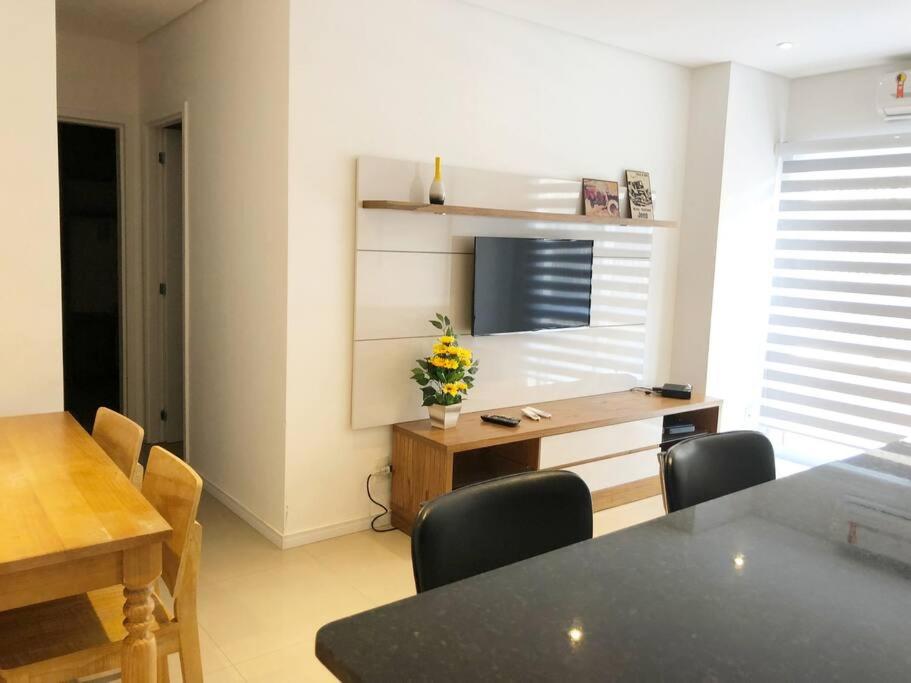 104-Em frente ao Hosp Albert Einstein e Estádio do Morumbi - Bed and Breakfast São Paulo