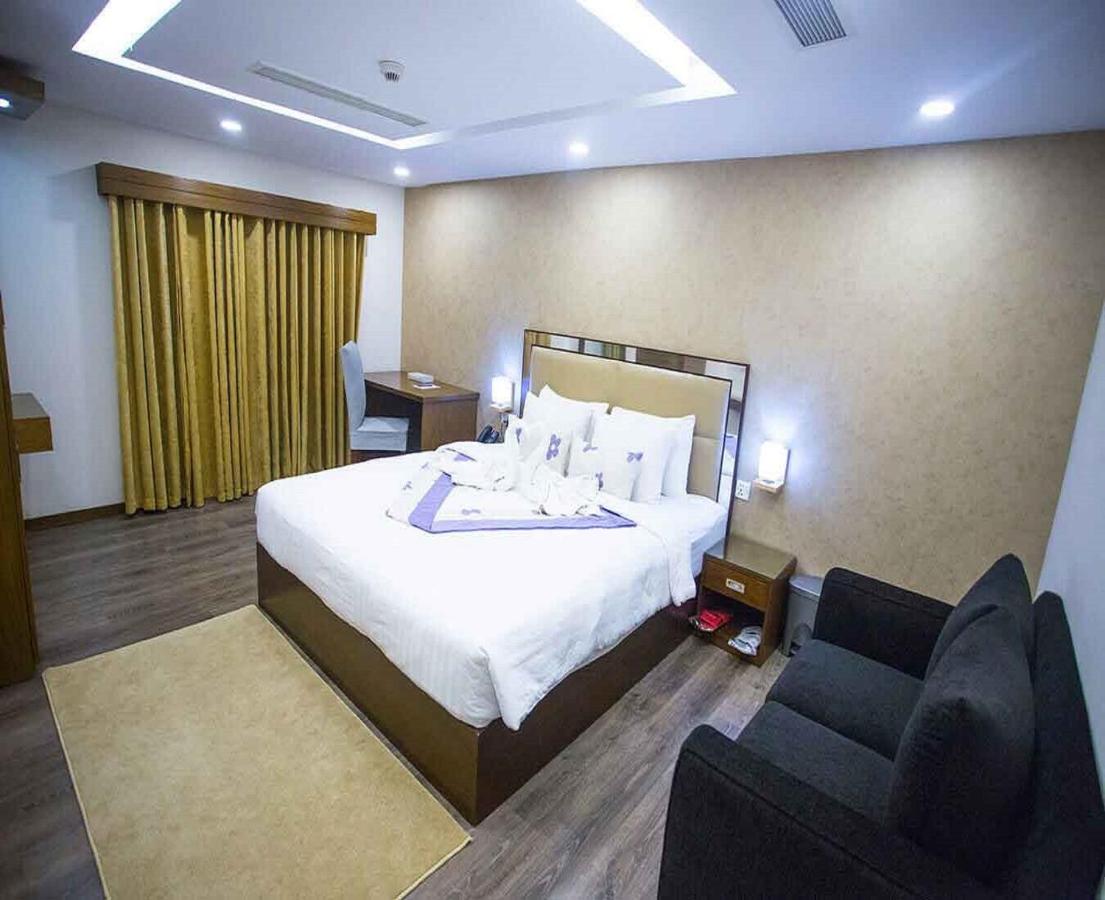 B&B New Delhi - Hotel AELA Suites "Cloud plaza" near Delhi airport - Bed and Breakfast New Delhi