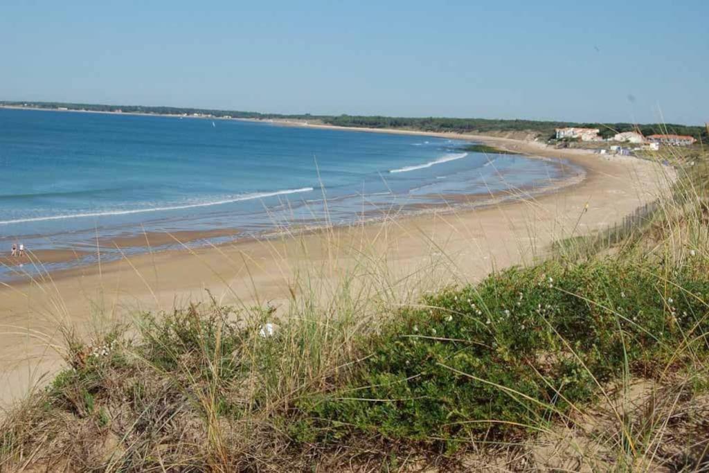 Charmante Maison de village avec linge fourni - plage à 12km - B&B La Jonchère