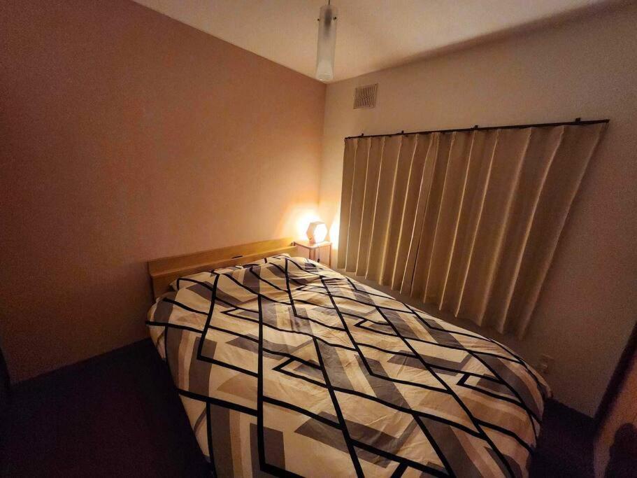 蒼い家温泉付貸別荘Cozy Blue House Onsen Hot Spring - B&B Shikyū