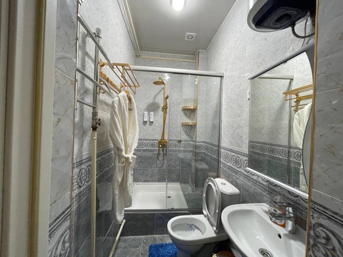 Dreibettzimmer mit eigenem Bad