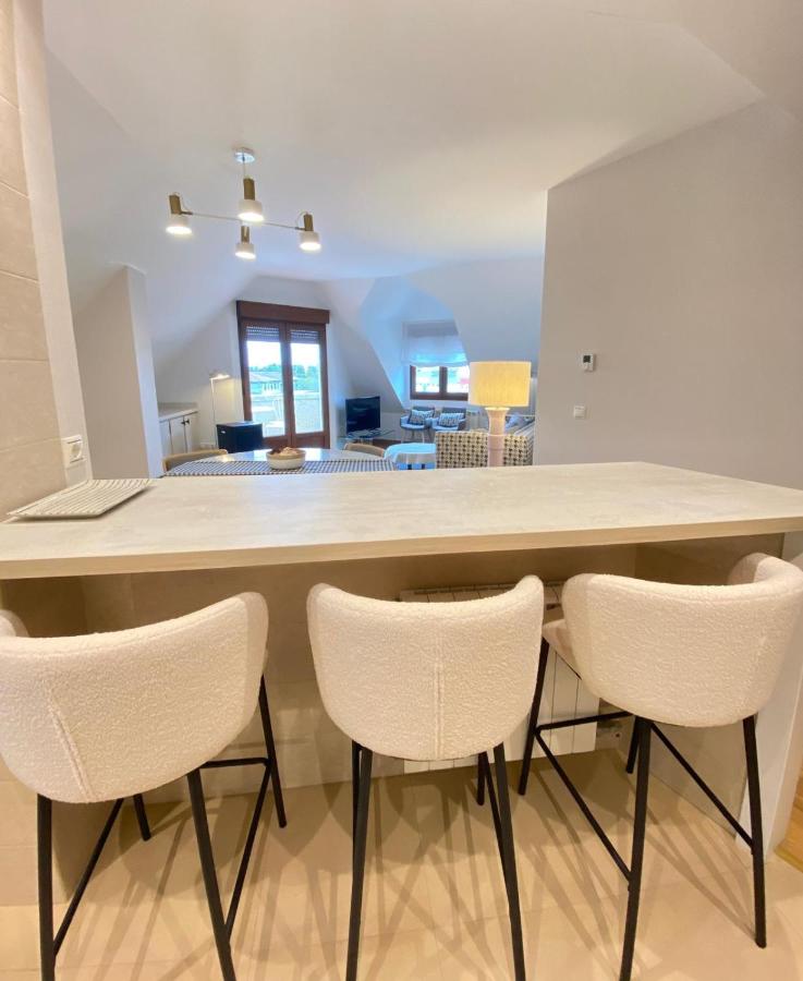Apartamento boutique con terraza y vistas al mar. Porto Vilanova - B&B