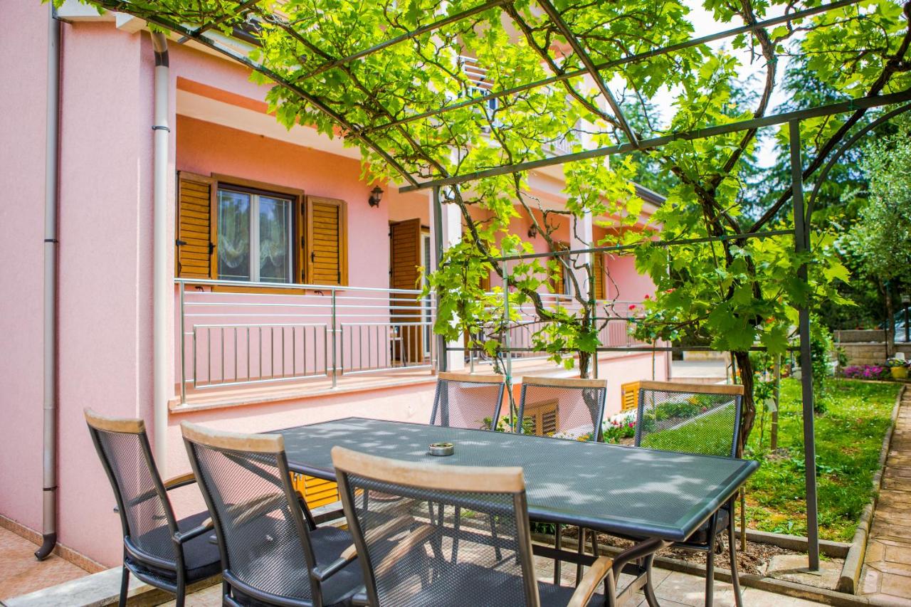 Apartamento con vistas al jardín