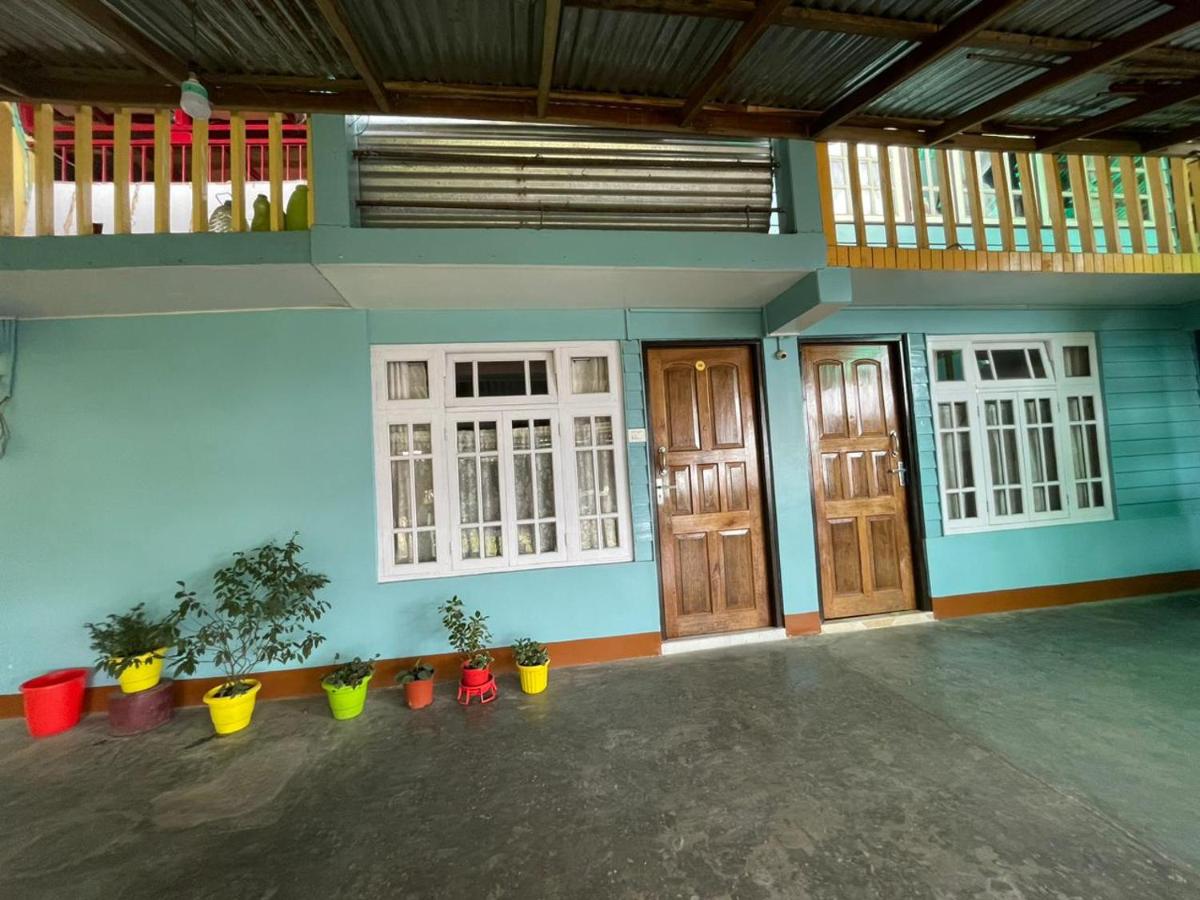 Mountain Manor Homestay - Bed and Breakfast