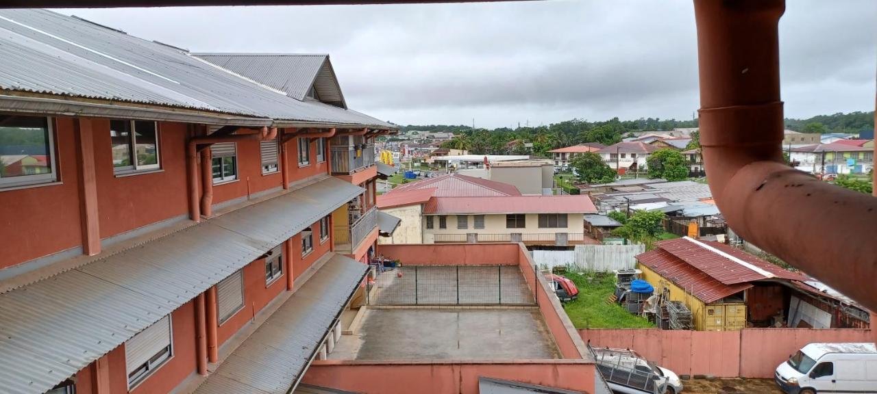 NANA- Grand appartement Cosy-A 42- Vue Panoramique- Cuisine équipée- CLIM-WIFI-Terrasse - Chambres d'hôtes Cayenne