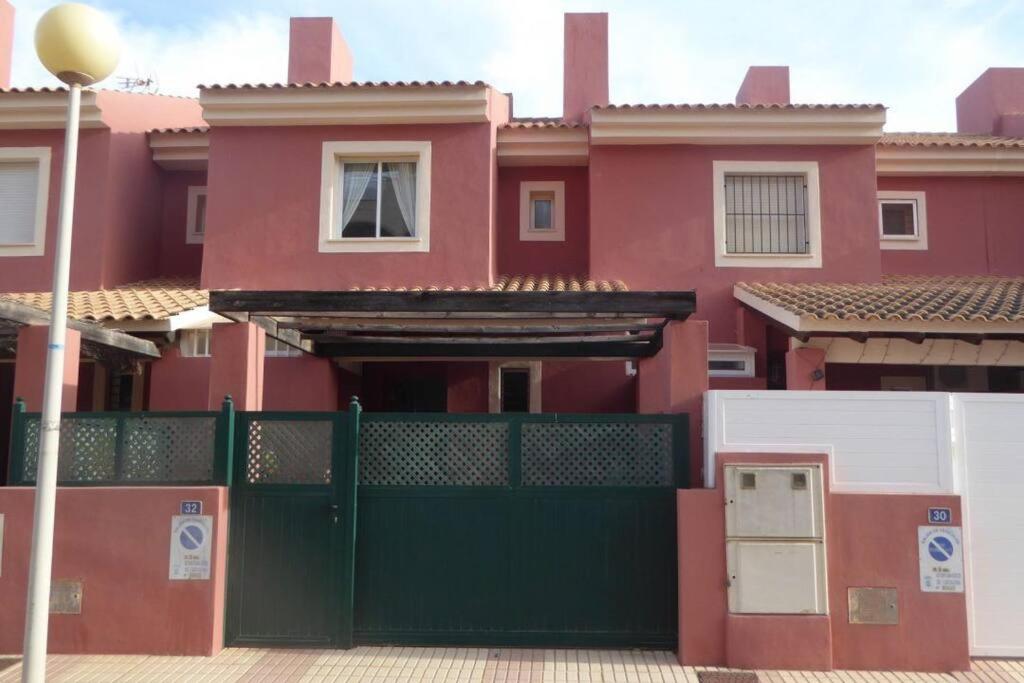 Casa Atalanta - huis met zwembad in Albatros 2 - B&B